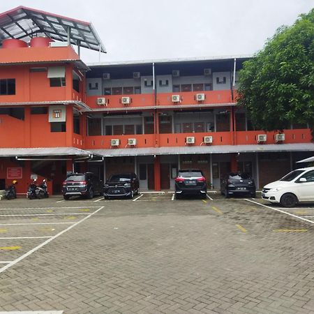 Hotel Oyo 92098 Kost Orange Syariah Makassar Exterior foto