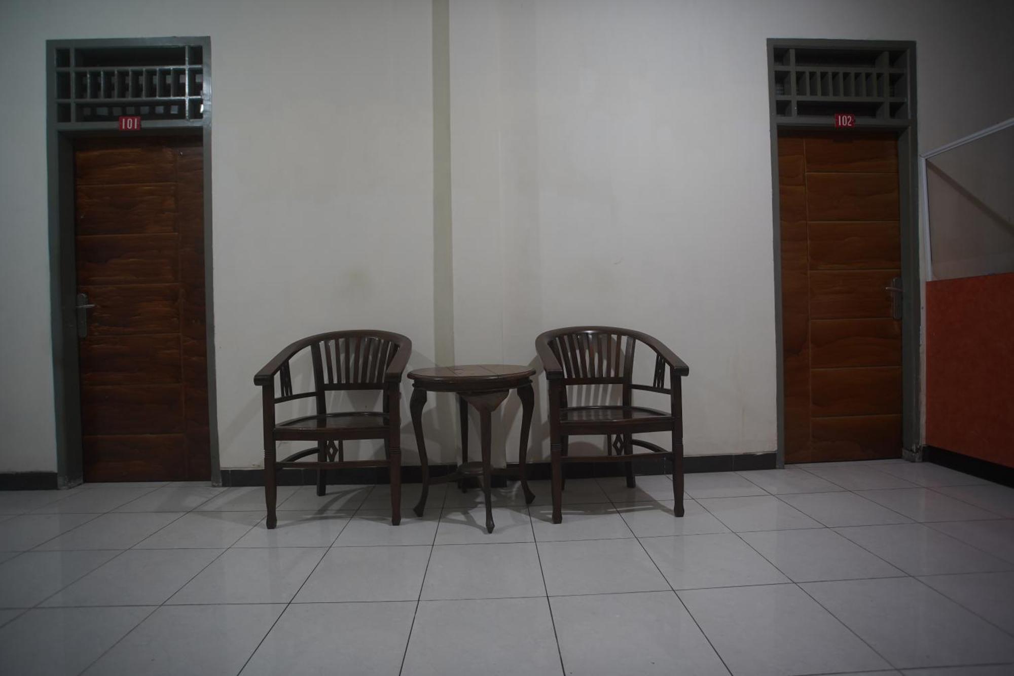 Hotel Oyo 92098 Kost Orange Syariah Makassar Exterior foto