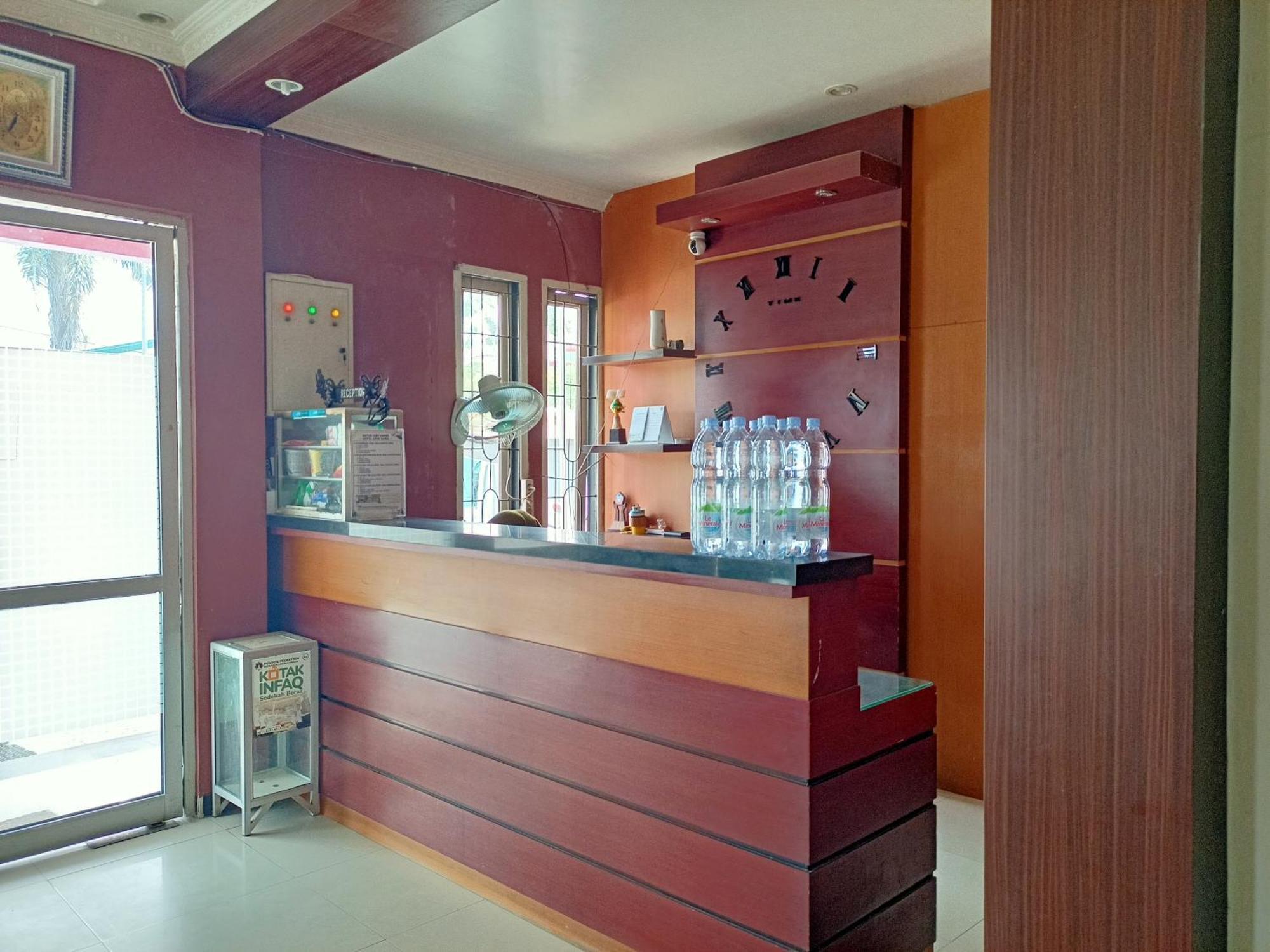 Hotel Oyo 92098 Kost Orange Syariah Makassar Exterior foto