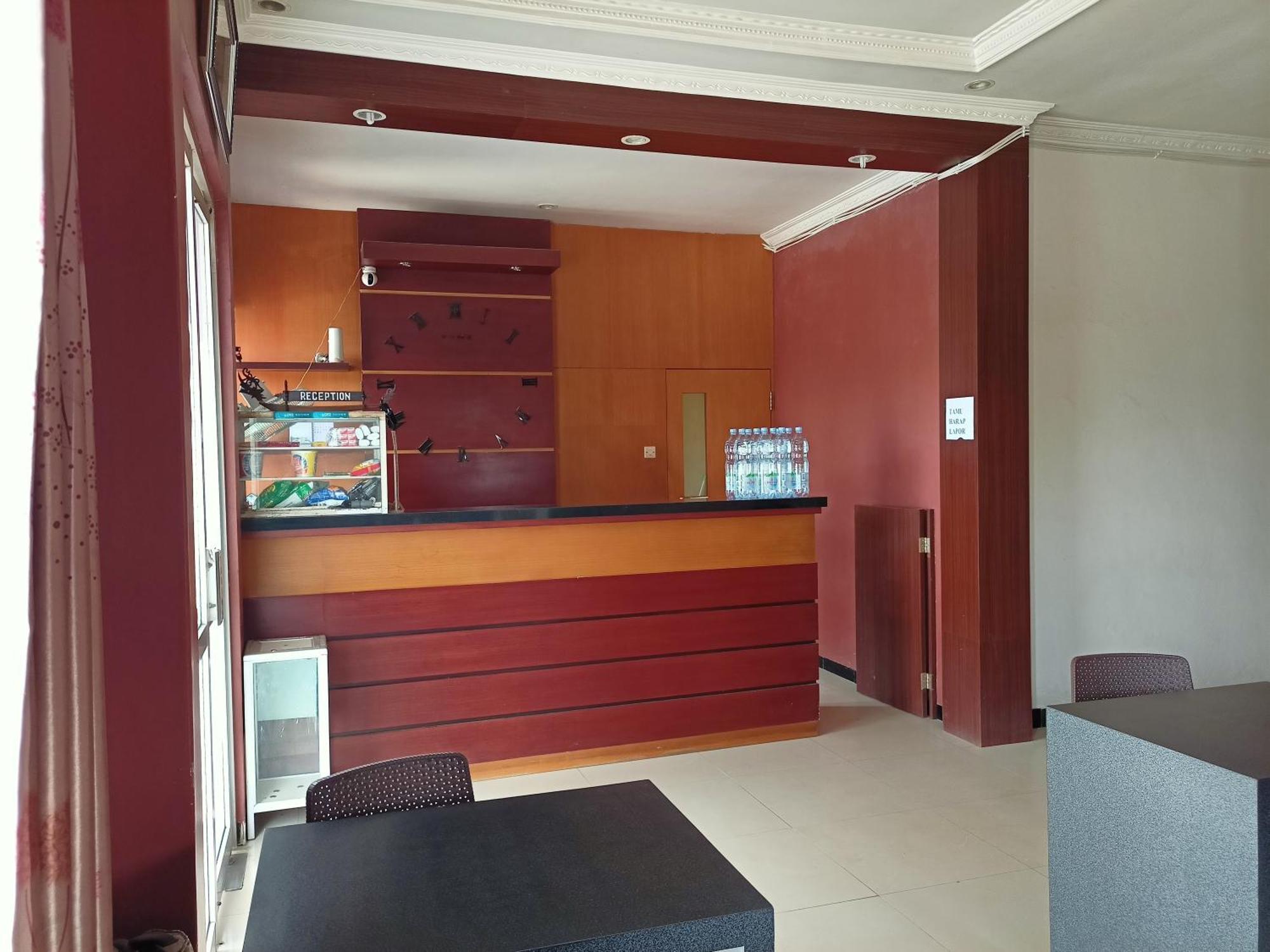 Hotel Oyo 92098 Kost Orange Syariah Makassar Exterior foto